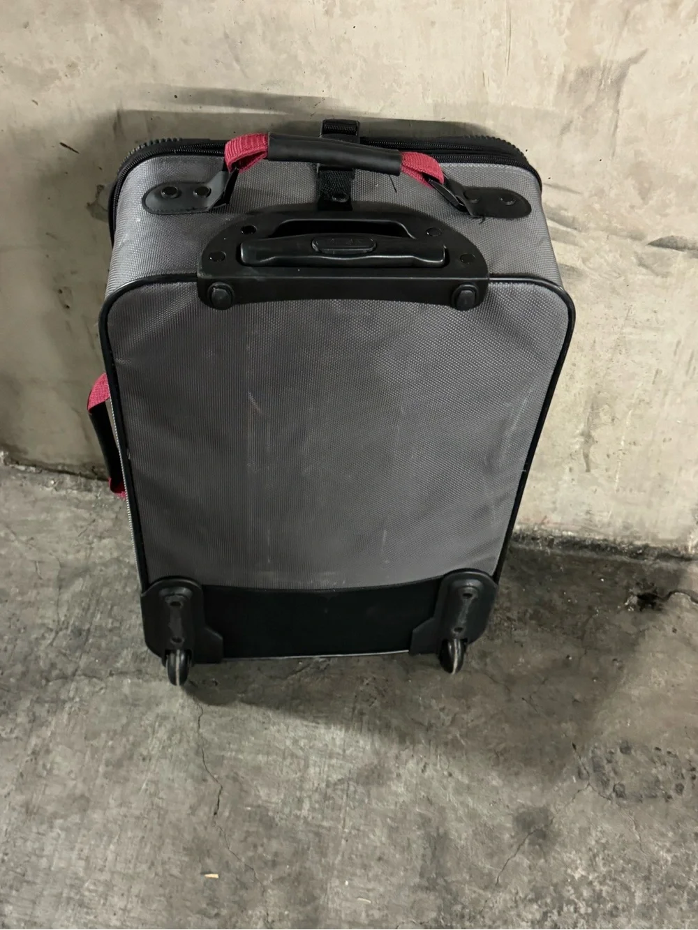 Samsonite Gray, Black and Red Travel Spinner Suitcase